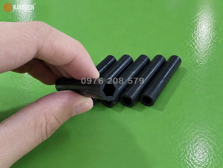Lõi nhựa cuộn túi rác cho chó mèo phi 10mm